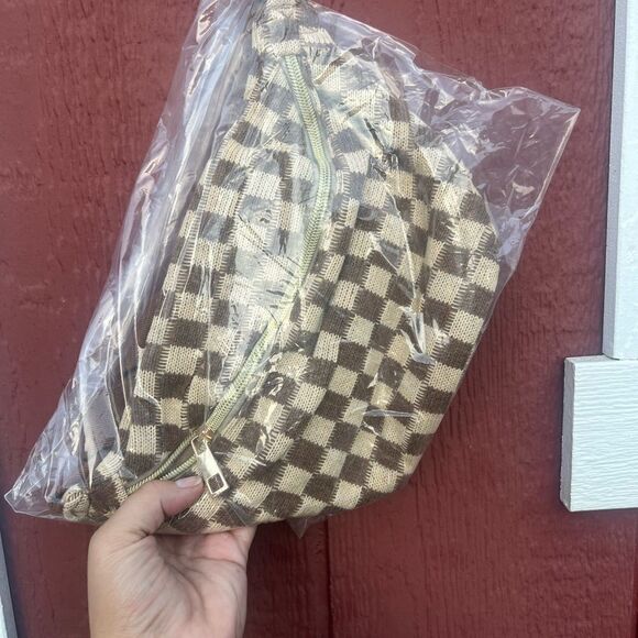 Pink Lily Checkered Belt Bag - Sold Out - Picture 2 of 3